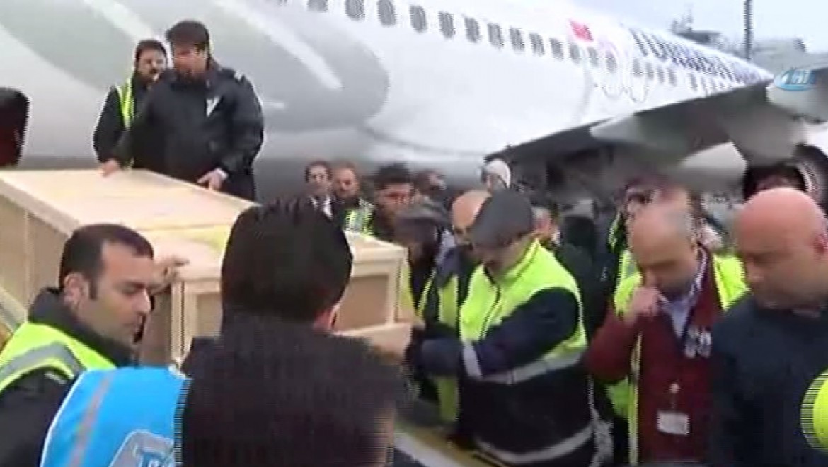 Uçak kazasında ölenlerin cenazeleri Türkiye'ye getirildi