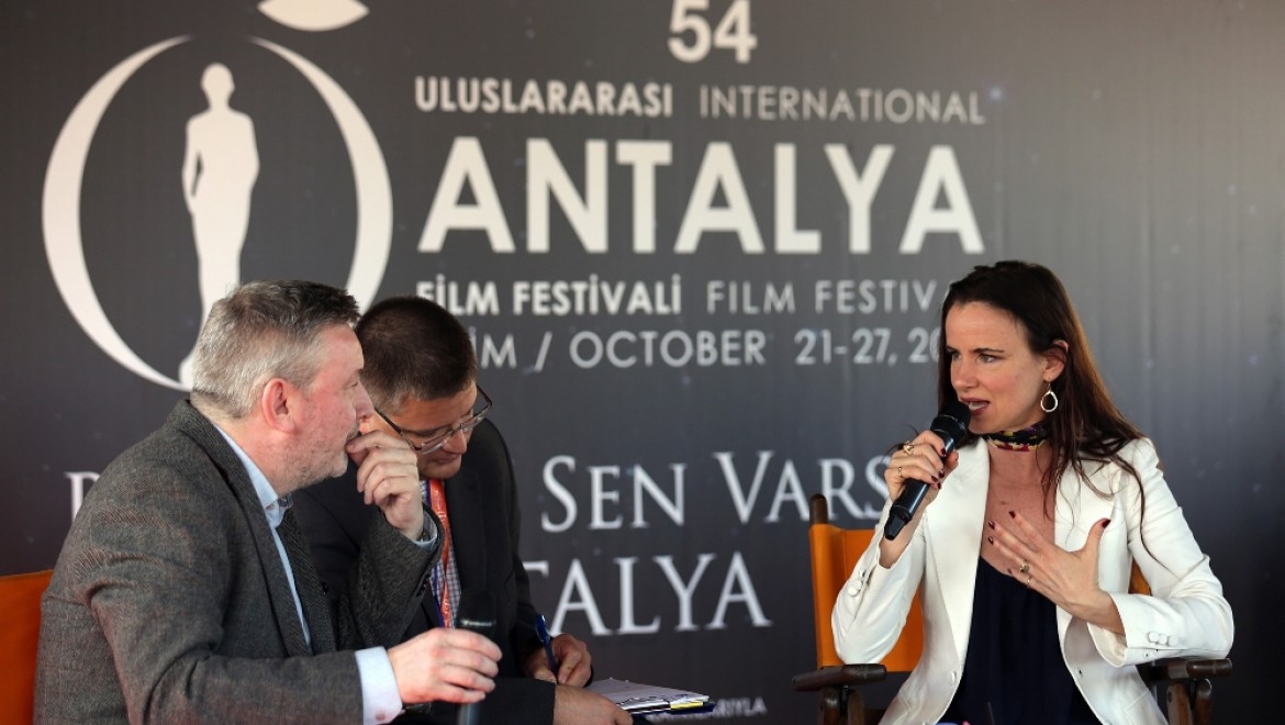 Juliette Lewis, Antalyalı sinemaseverlerle bir araya geldi
