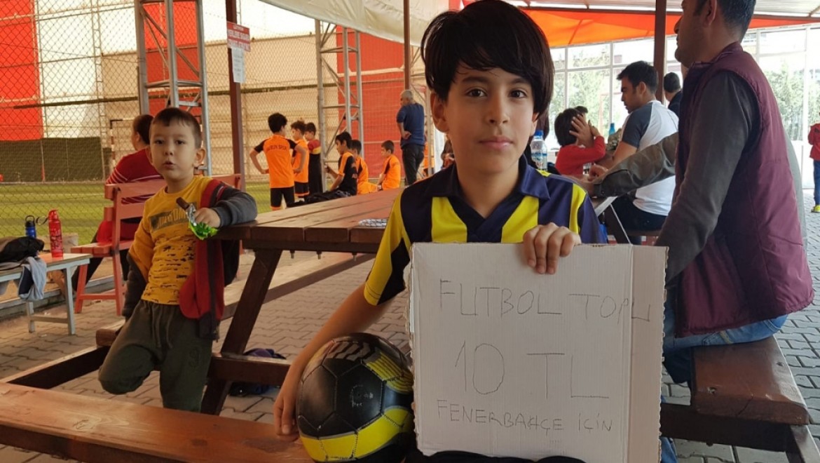 Minik Taraftar Topunu Satıp Fenerbahçe’ye Bağış Yaptı