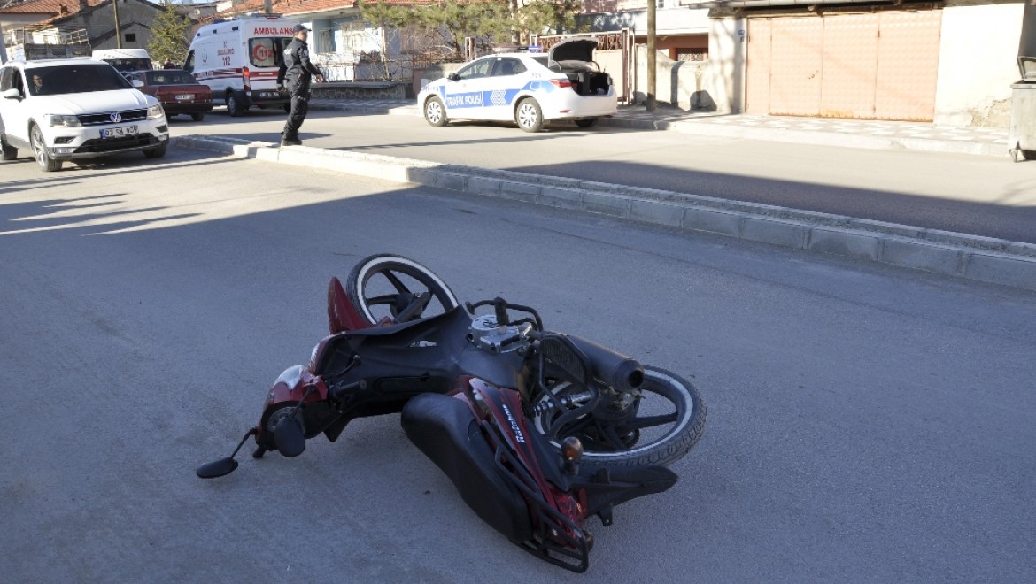 Motosiklet Sürücüsünün Kazada Dili Boğazına Kaçtı