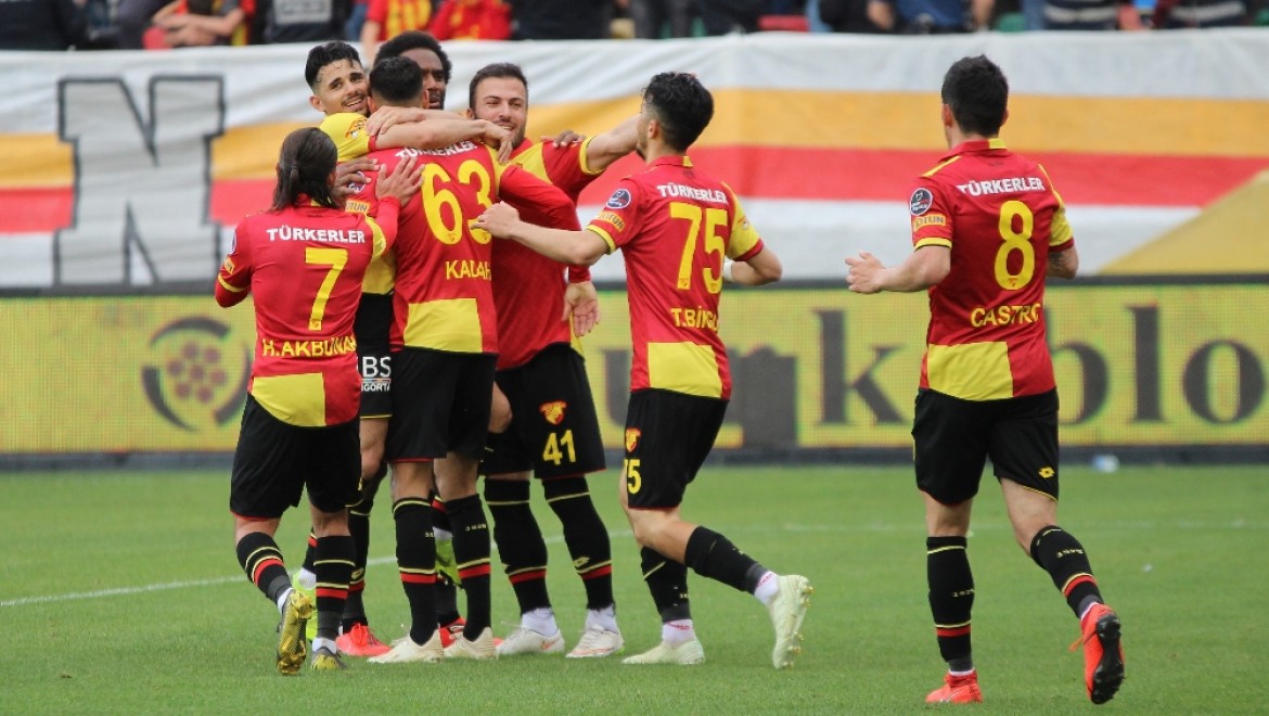 Göztepe Antalya'ya gol yağdırdı