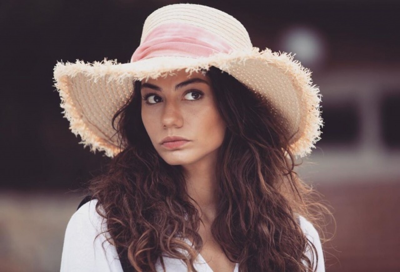 Demet Özdemir fotoğrafları 16