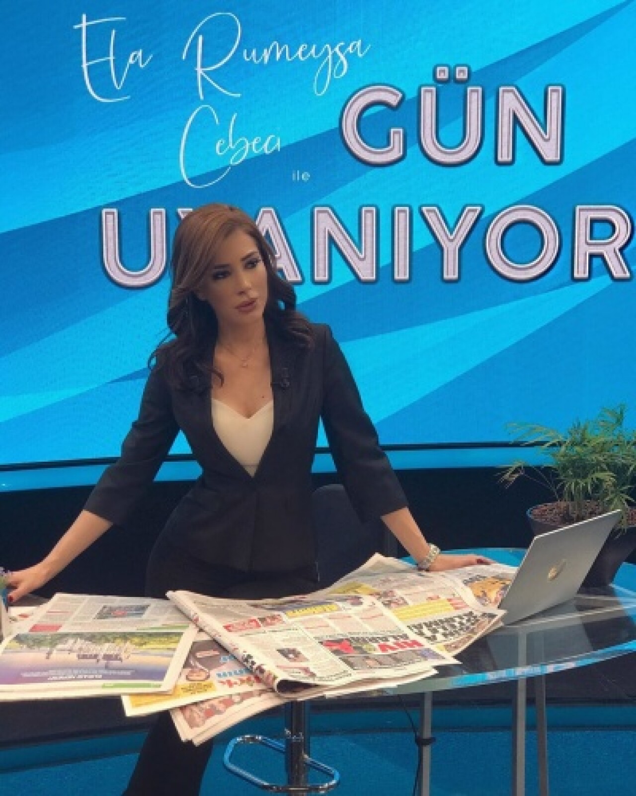 Ela Rümeysa Cebeci fotoğrafları 239