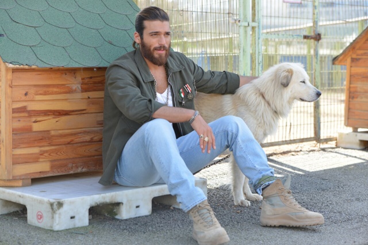 Can Yaman Fotoğrafları 20