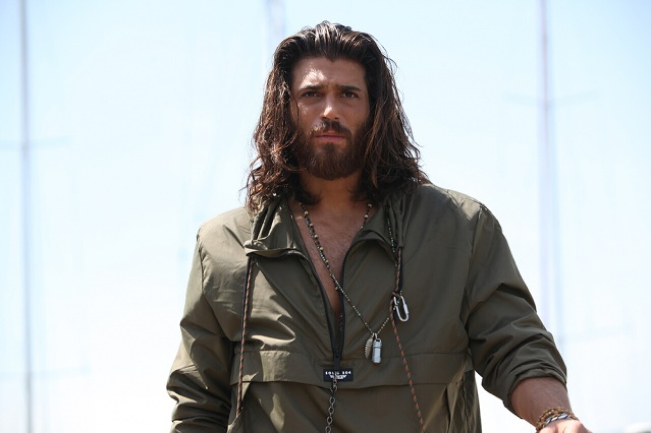 Can Yaman Fotoğrafları 11