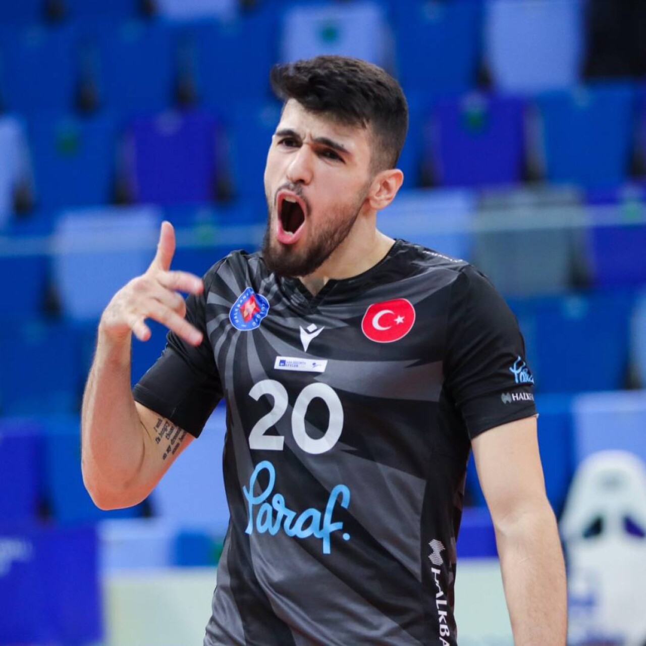 Milli voleybolcu Efe Bayram kimdir, nereli, kaç yaşında, evli mi? 4