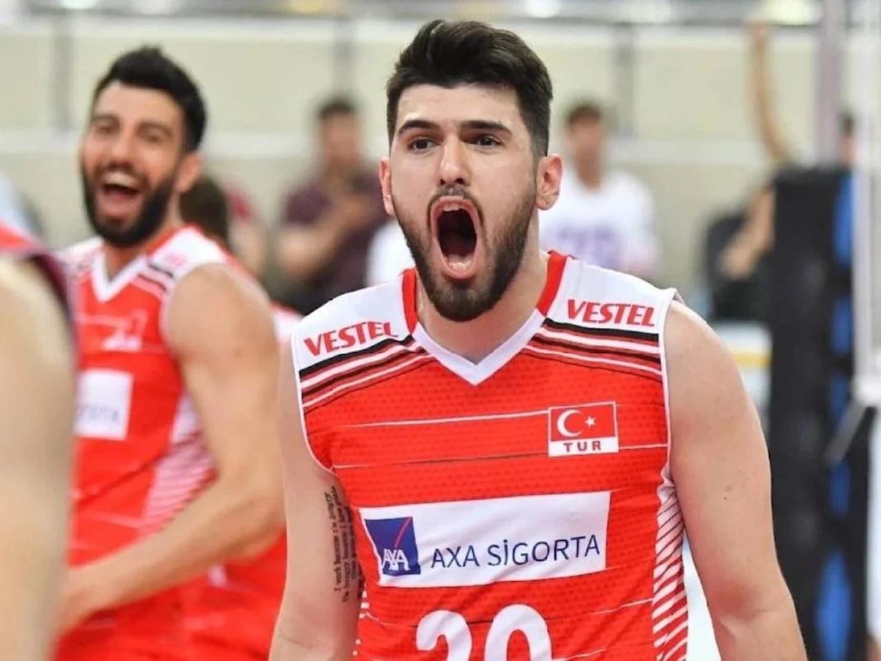 Milli voleybolcu Efe Bayram kimdir, nereli, kaç yaşında, evli mi? 3