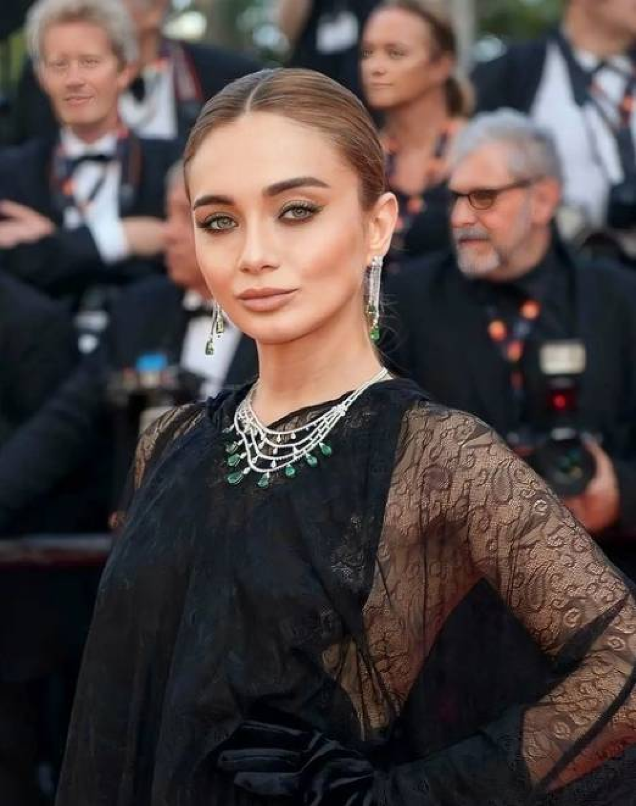 Damla Sönmez transparan kıyafetiyle Cannes’a damga vurdu! 2