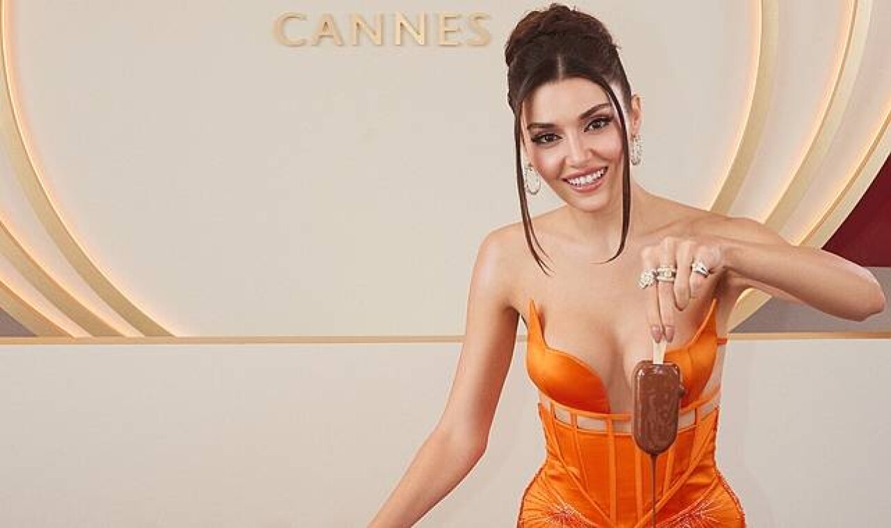 Hande Erçel’in Cannes’da giydiği mor elbise kime ait, hangi marka? 4