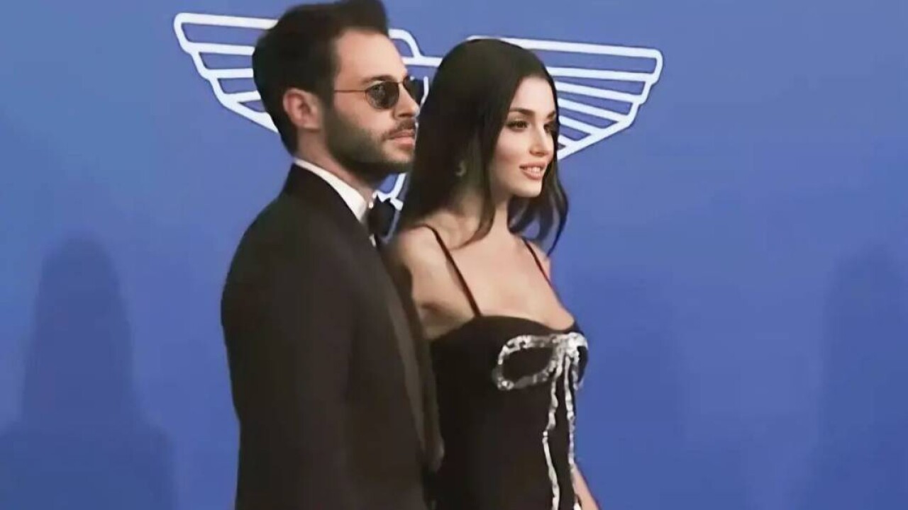 Hande Erçel’in Cannes’da giydiği siyah kıyafet hangi marka, kaç para? 6