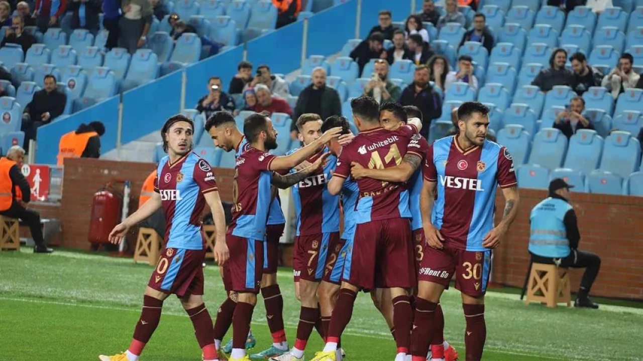 Jens Stryger Larsen Trabzonspor'da kalacak mı? Menajeri açıkladı! 4