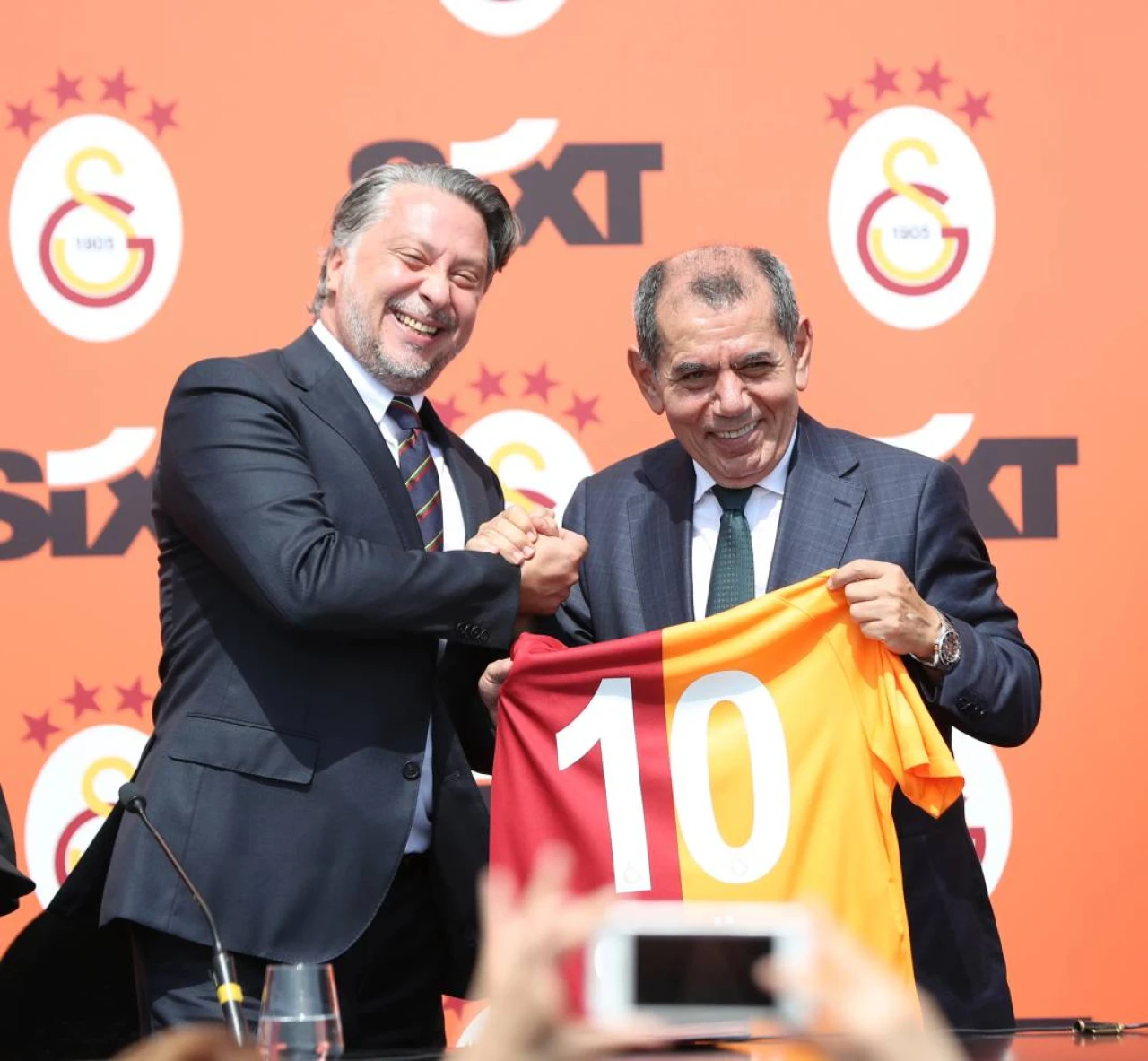 Galatasaray, Sixt ile sponsorluk anlaşmasını uzattı 7