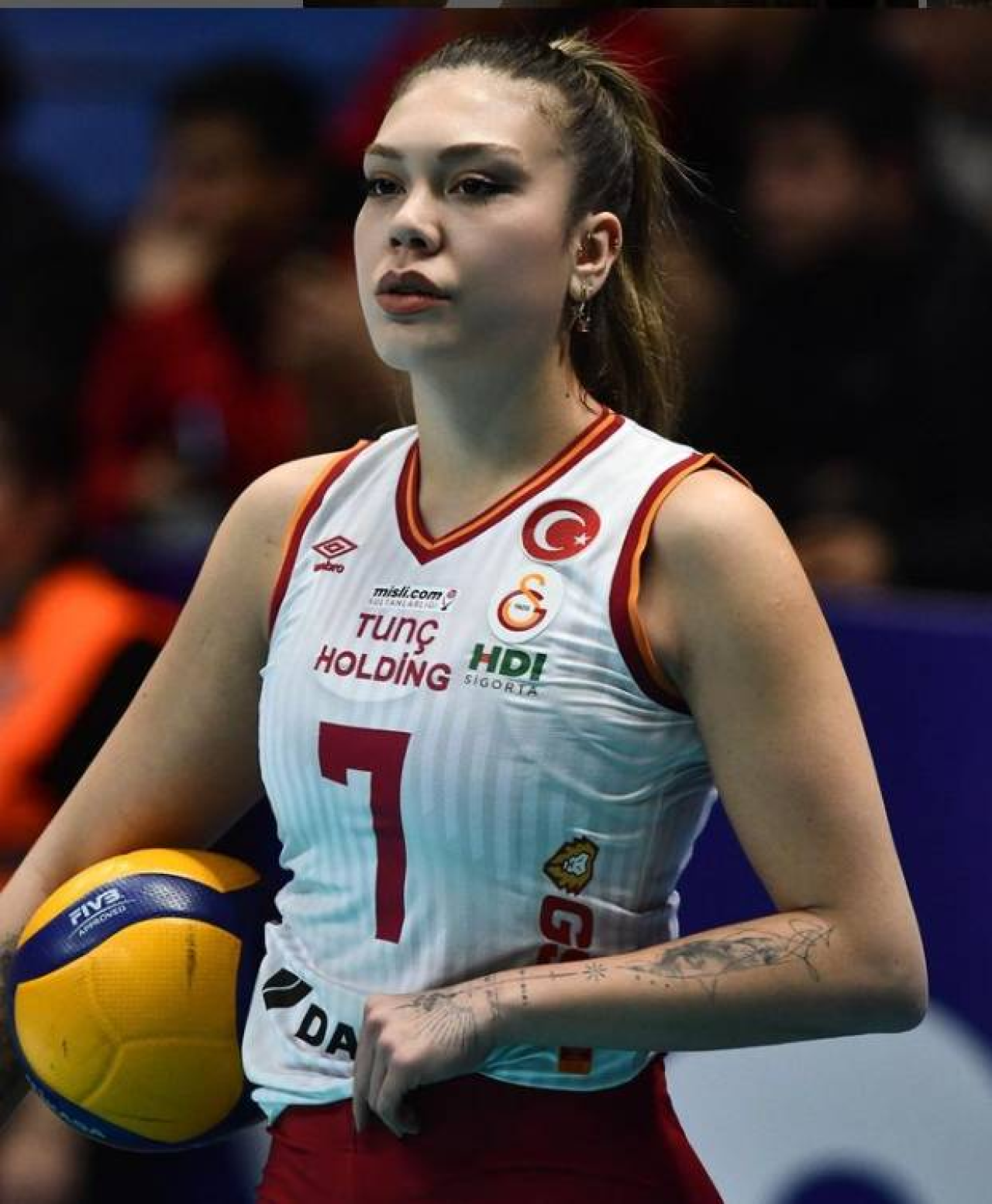 Voleybolcu Emine Arıcı kimdir, kaç yaşında, boyu, kilosu ne, sevgilisi kim, Instagram hesabı? 4