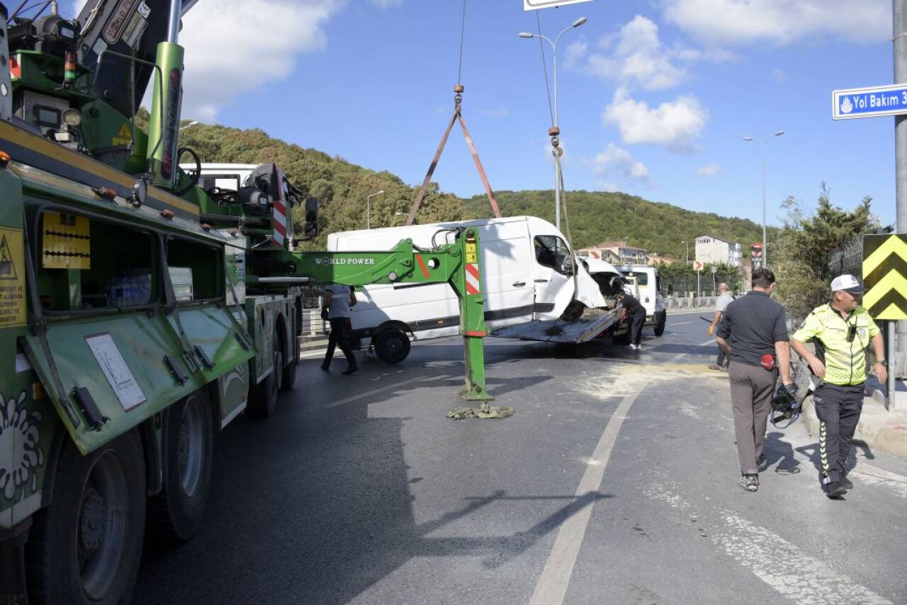 Devrilen araç nedeniyle tünel kapandı! 2