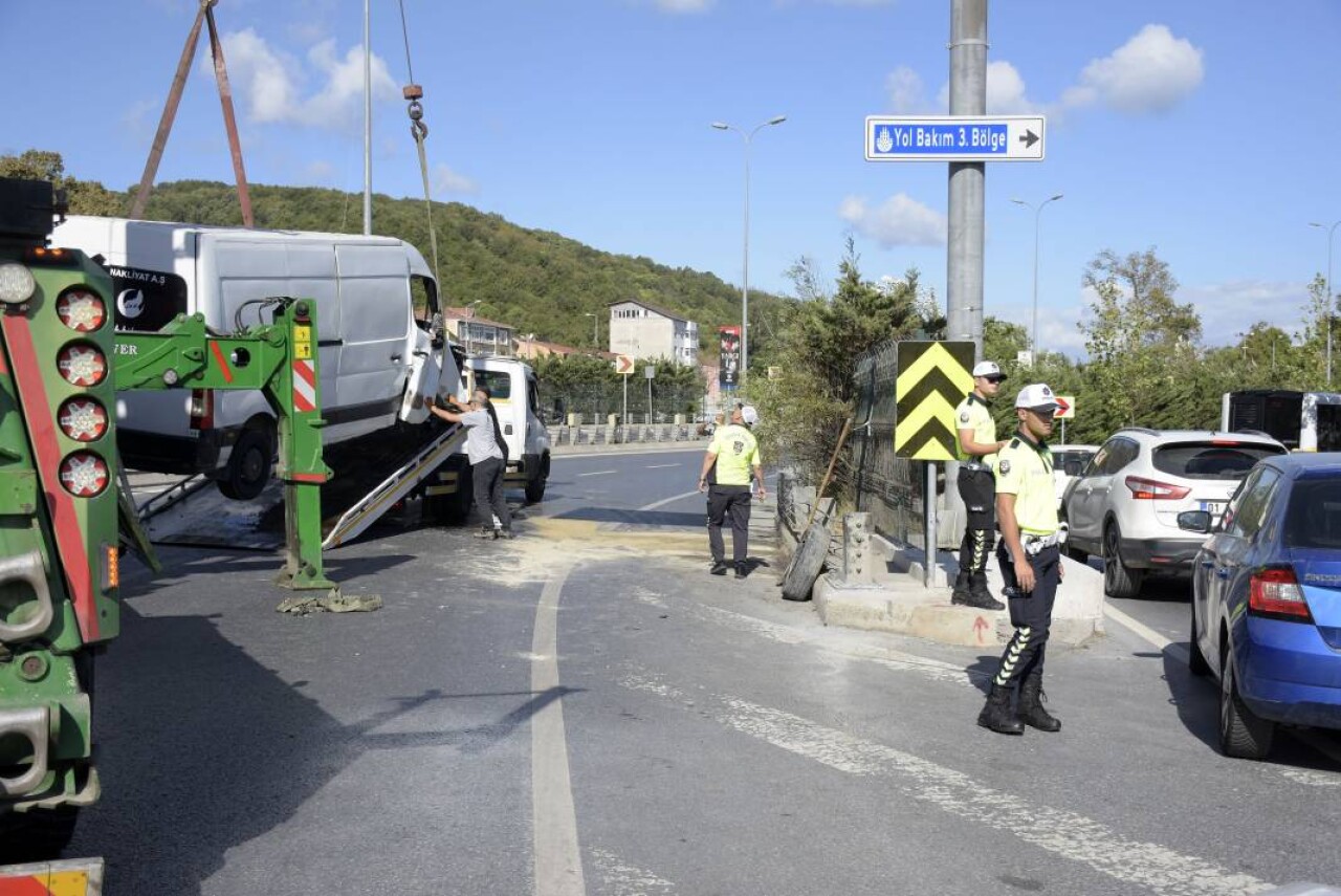 Devrilen araç nedeniyle tünel kapandı! 1