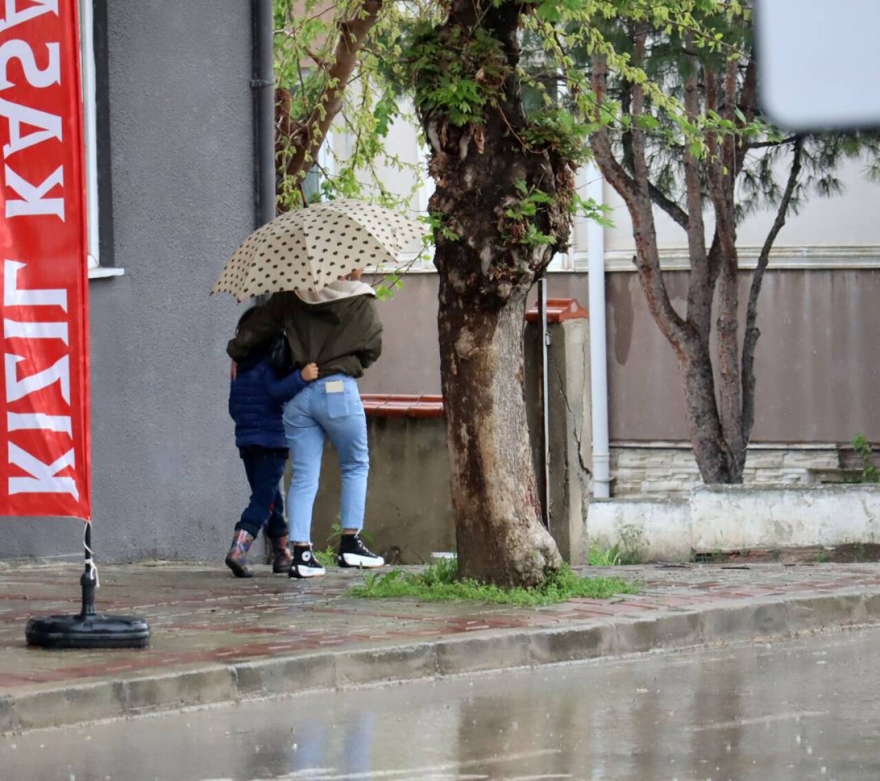 Meteorolojiden üç il için 'kuvvetli yağış' uyarısı 2