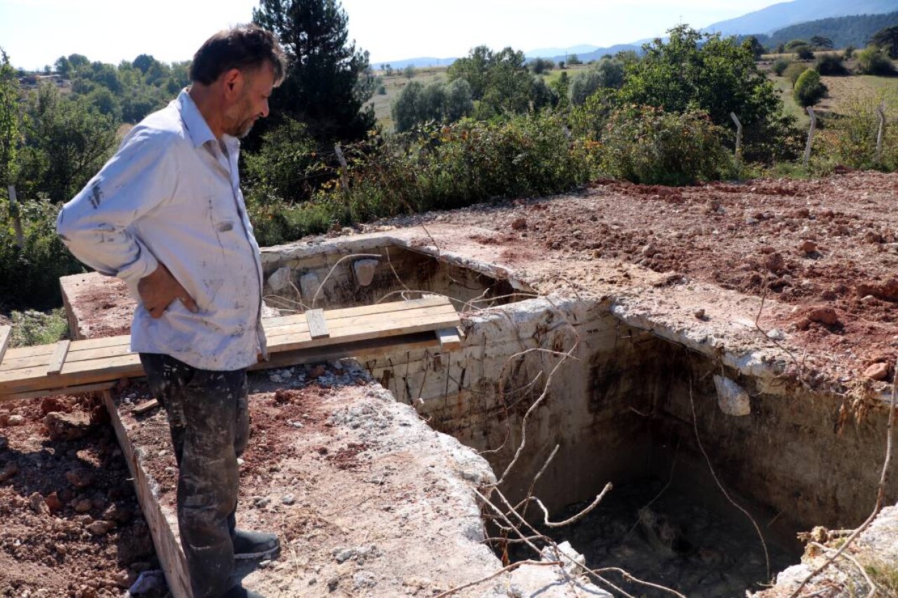 Ölü tavukların atıldığı kuyuya giren ayı mahsur kaldı 1