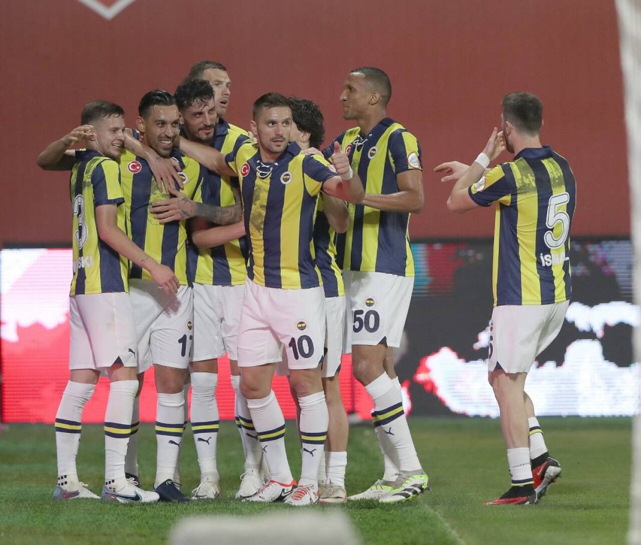 10 numara Fenerbahçe! Son kurban Pendikspor oldu... 13