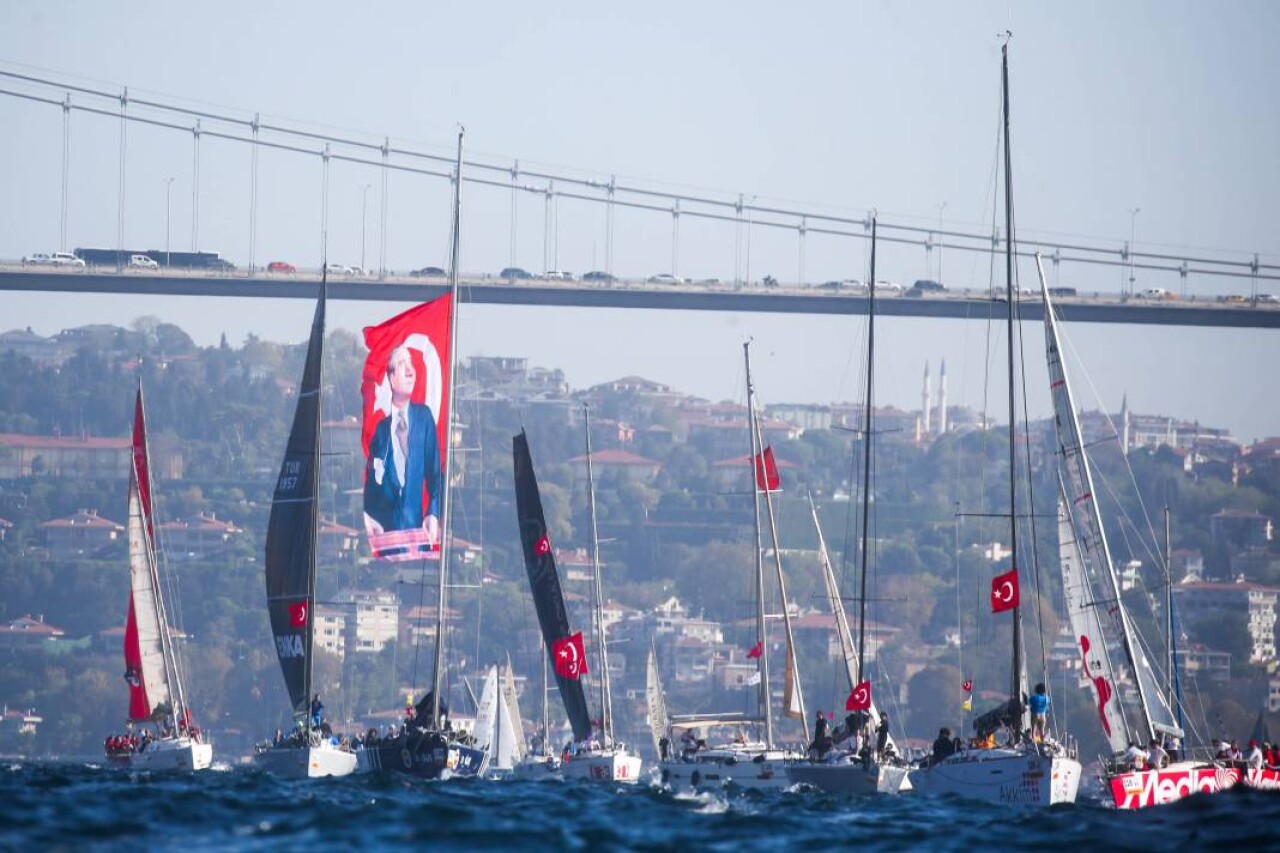 Cumhuriyet'in 100'üncü yılında görkemli şölen: 100 yelkenli İstanbul Boğazı'nda 9