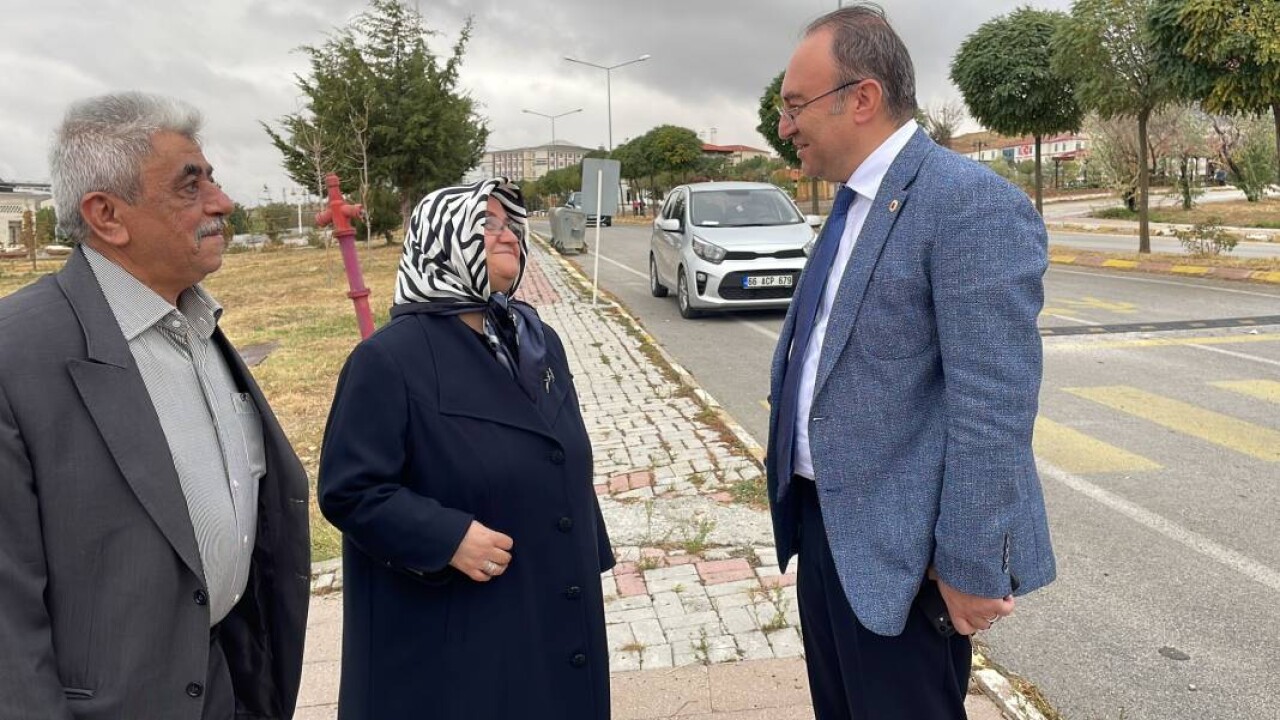 Ortaokul ve liseyi açıktan bitirip, 59 yaşında üniversiteli oldu: Rektör fakülte önünde karşıladı 1