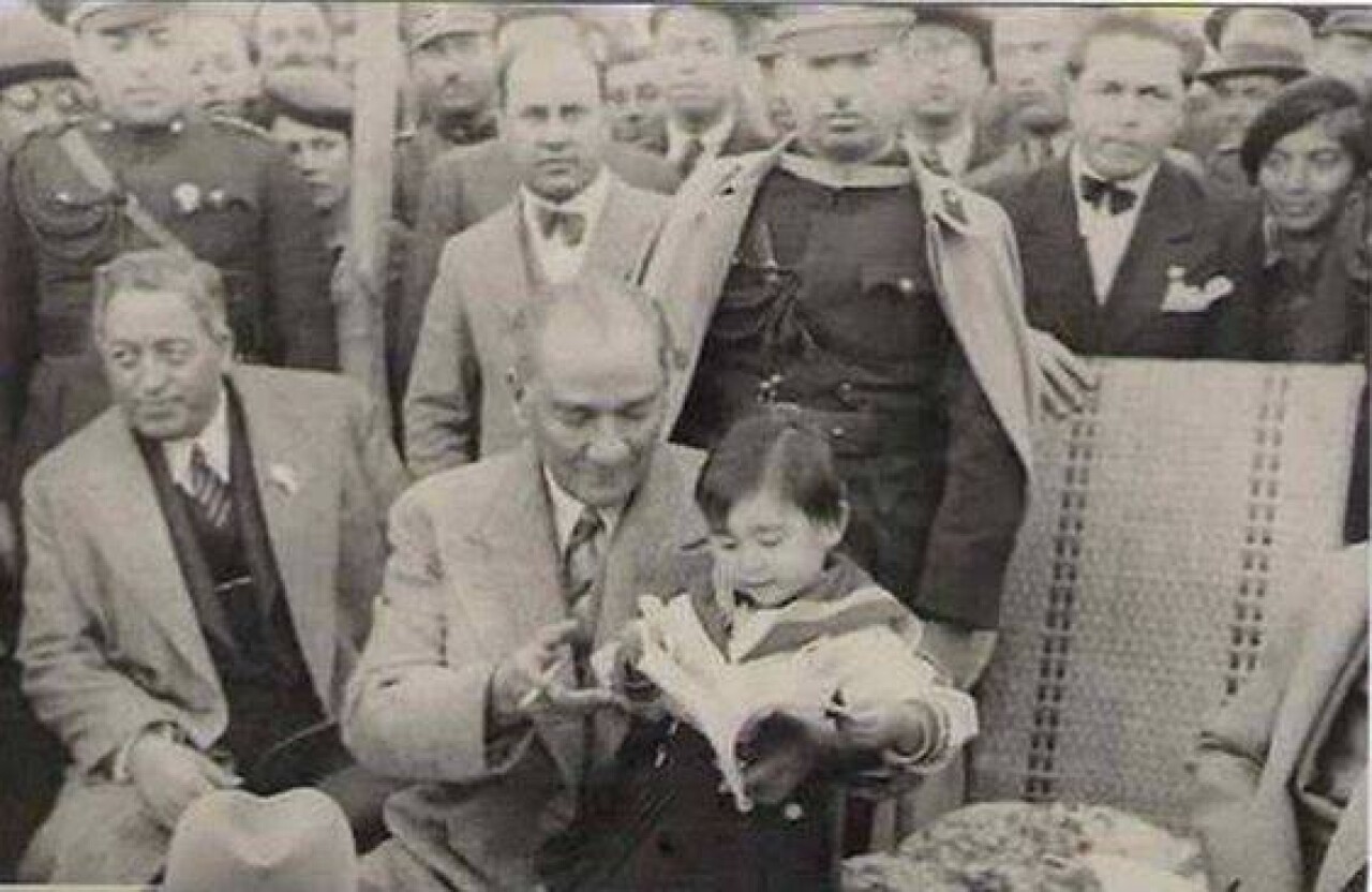 ATATÜRK'ÜN BİRBİRİNDEN GÜZEL FOTOĞRAFLARI 210