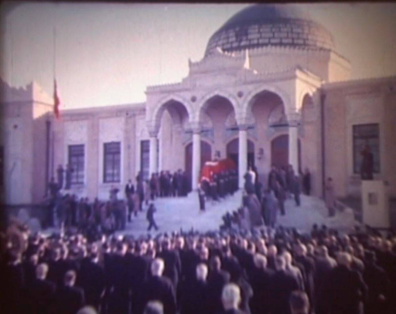 Atatürk'ün naaşının Anıtkabir'e naklinin renkli görüntüleri ortaya çıktı 14