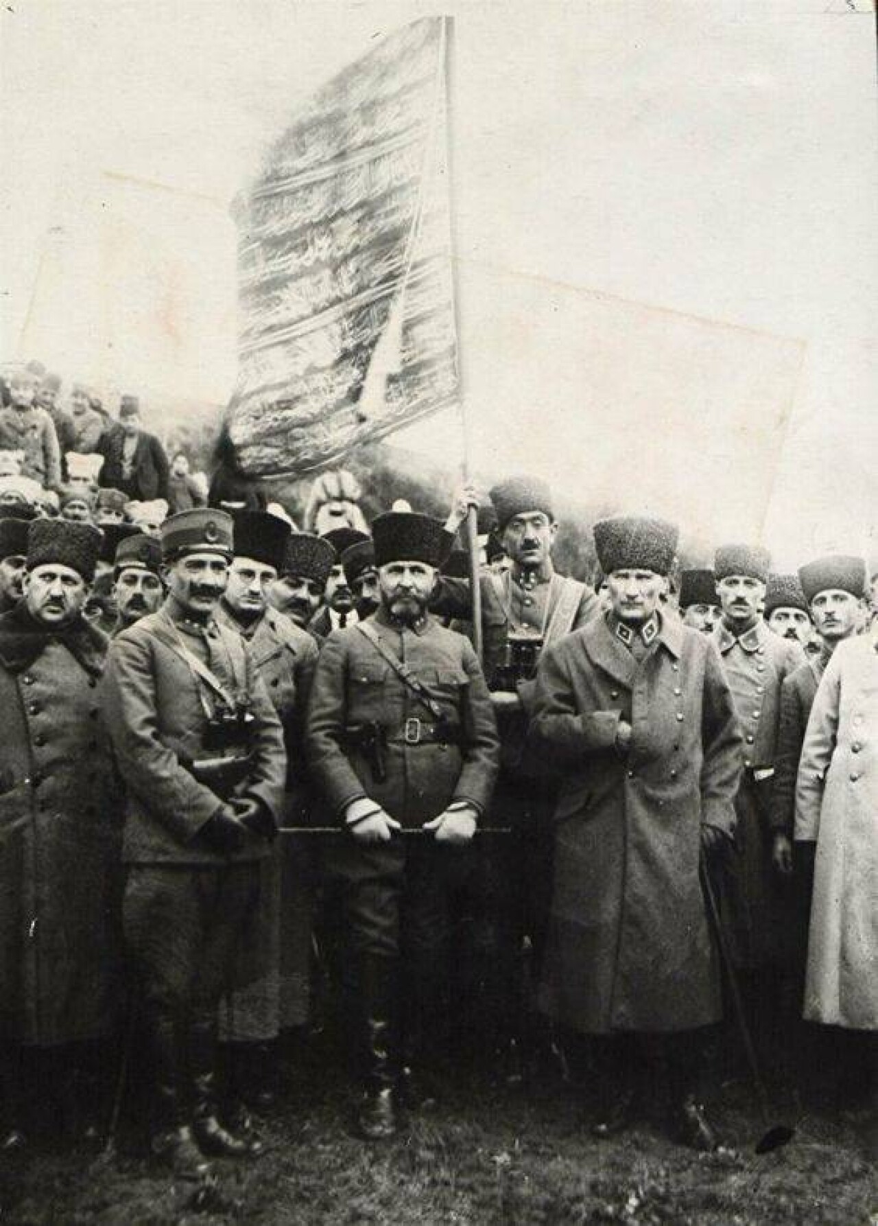 ATATÜRK'ÜN BİRBİRİNDEN GÜZEL FOTOĞRAFLARI 200