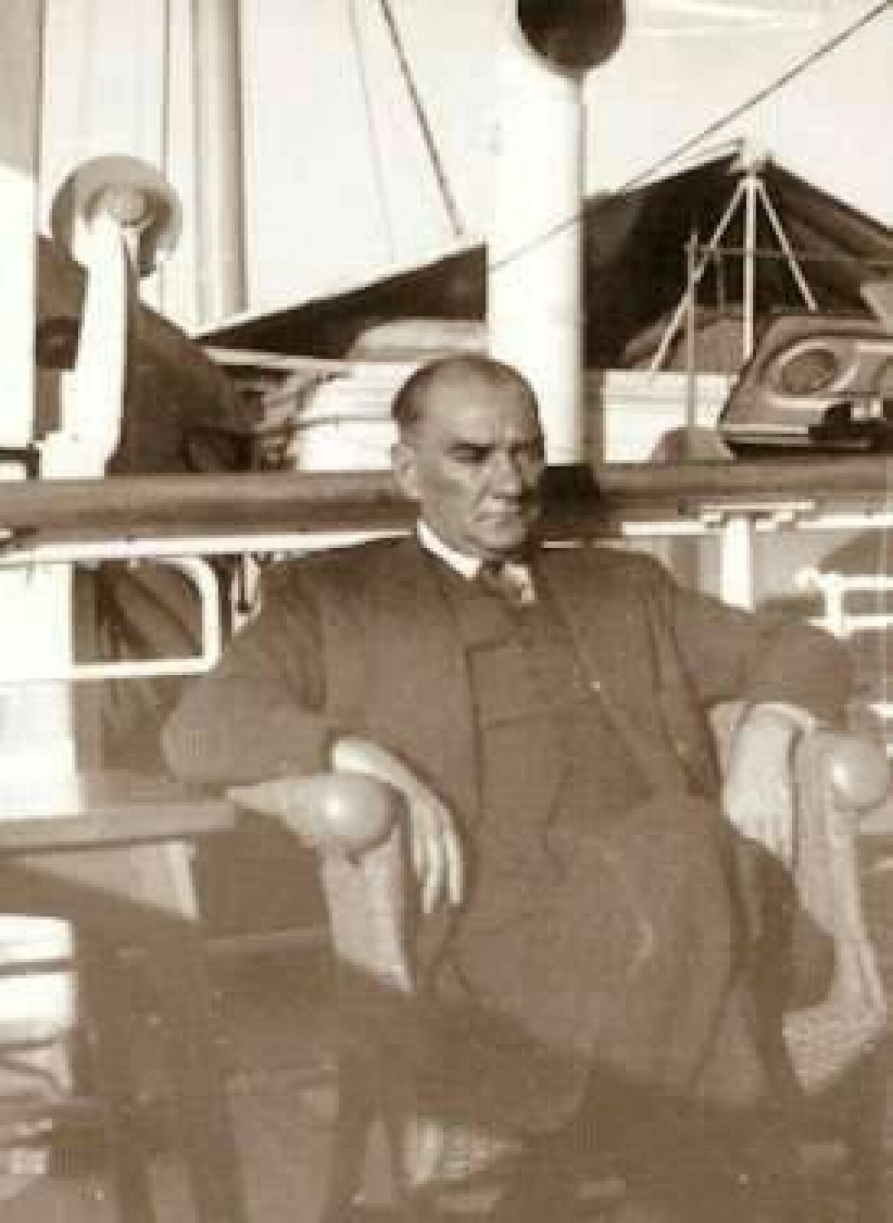 ATATÜRK'ÜN BİRBİRİNDEN GÜZEL FOTOĞRAFLARI 291