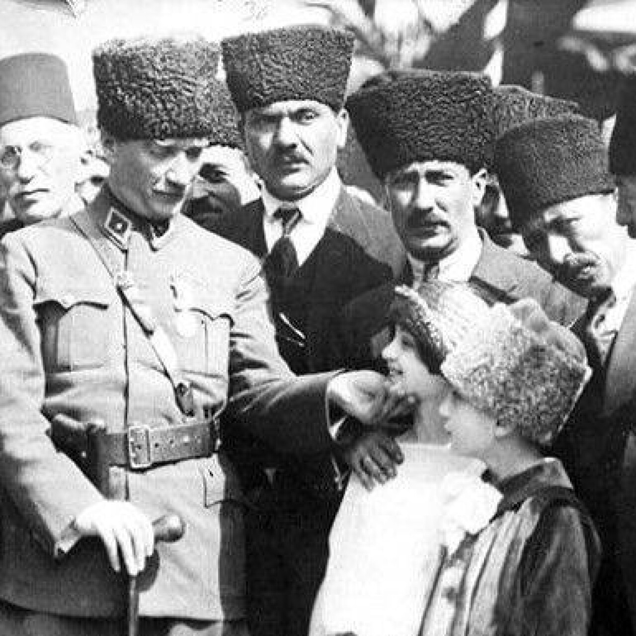 ATATÜRK'ÜN BİRBİRİNDEN GÜZEL FOTOĞRAFLARI 196