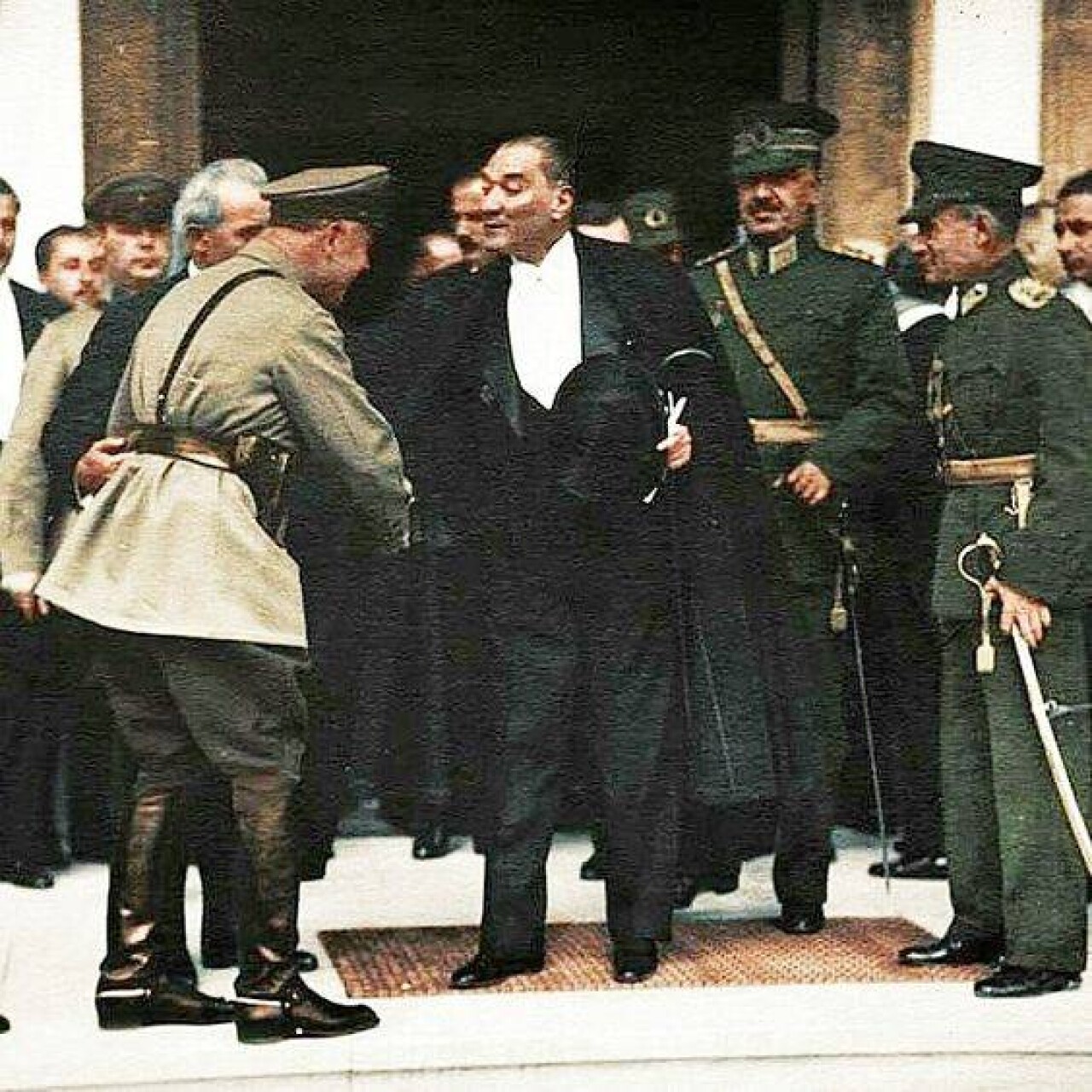 ATATÜRK'ÜN BİRBİRİNDEN GÜZEL FOTOĞRAFLARI 192