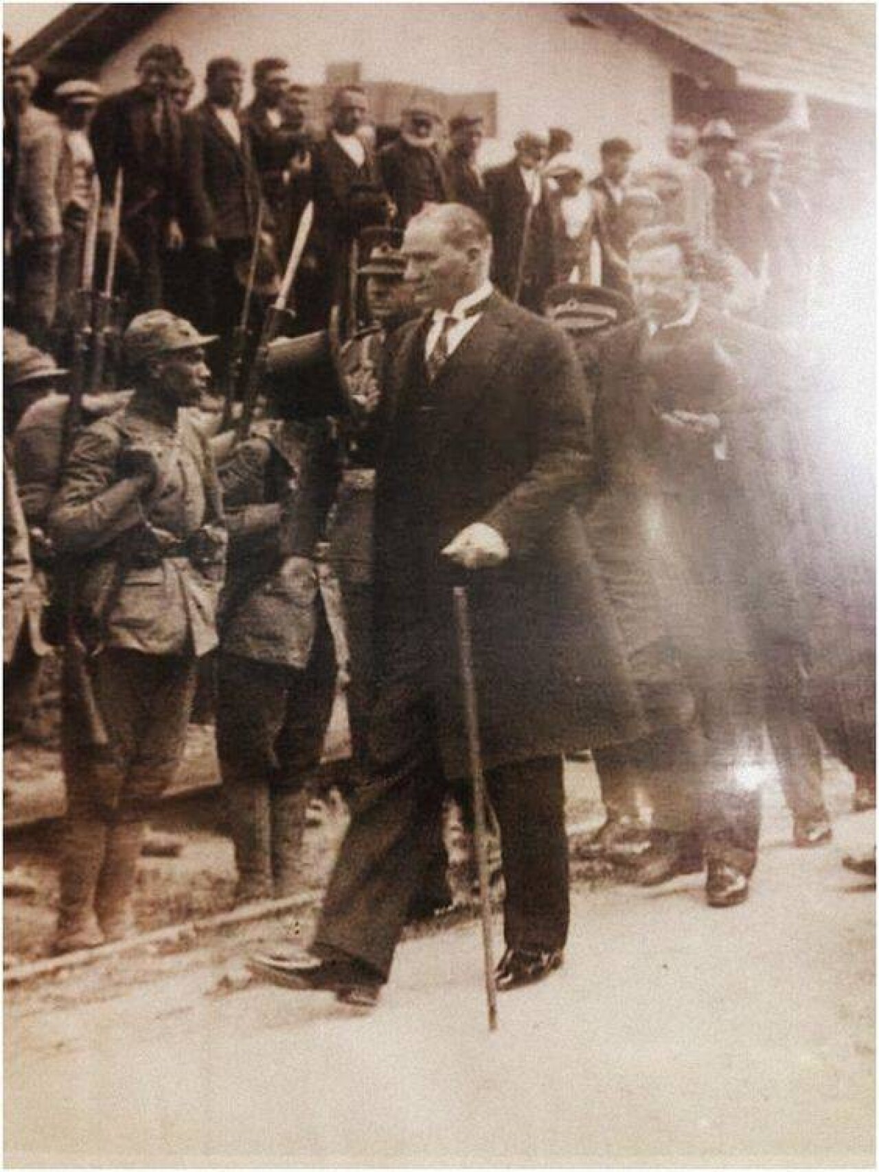 ATATÜRK'ÜN BİRBİRİNDEN GÜZEL FOTOĞRAFLARI 223