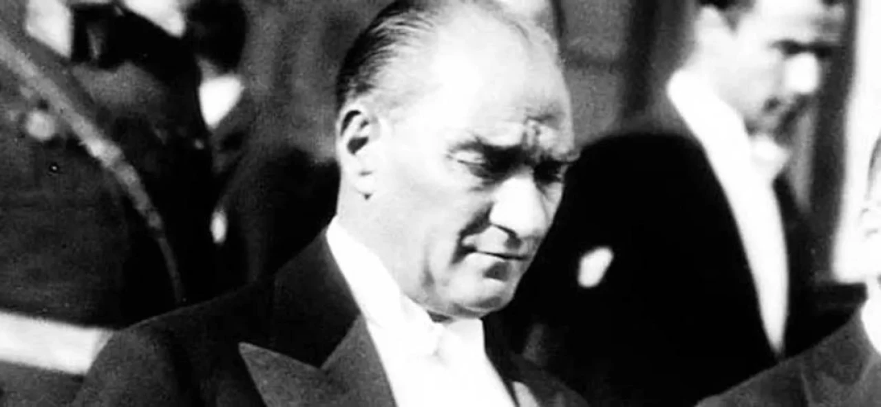 ATATÜRK'ÜN BİRBİRİNDEN GÜZEL FOTOĞRAFLARI 19