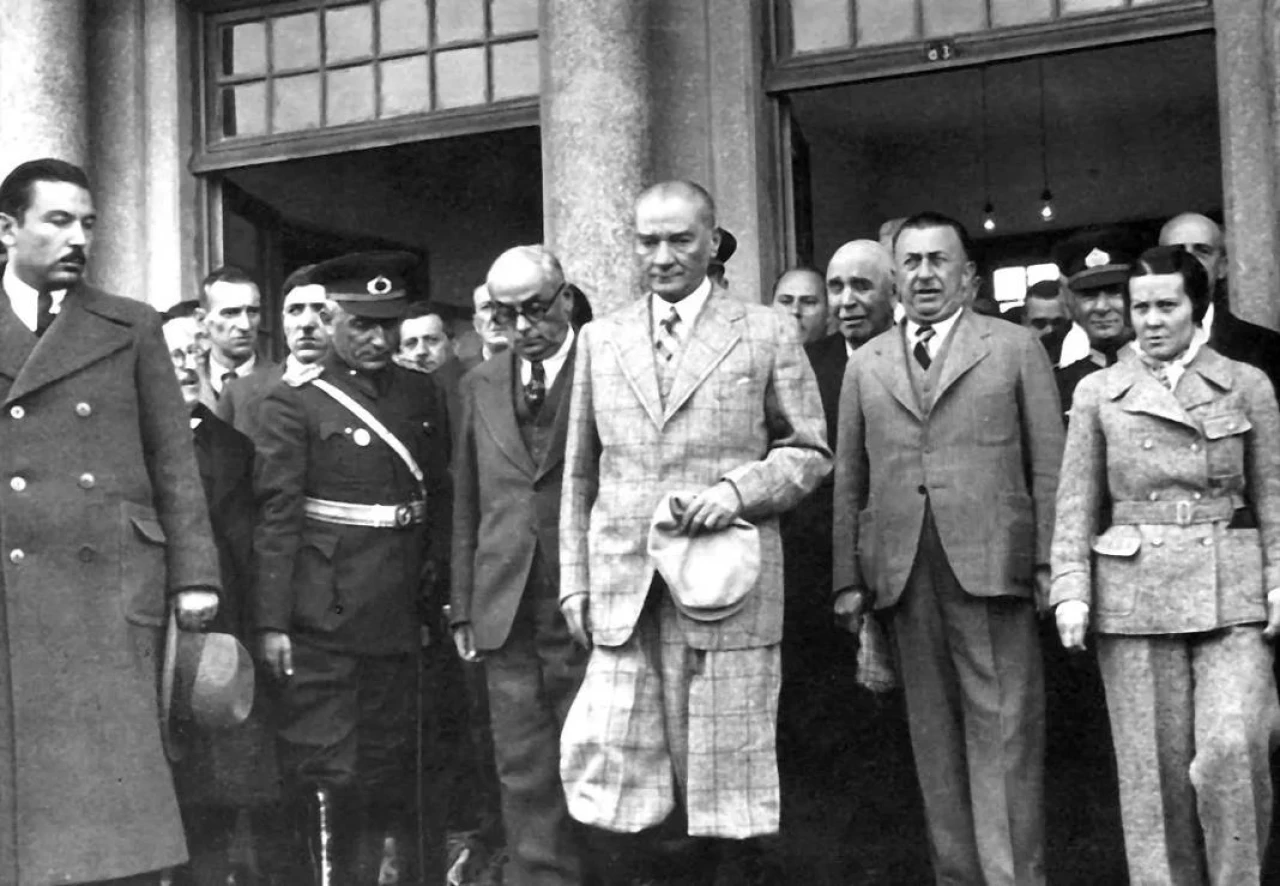 ATATÜRK'ÜN BİRBİRİNDEN GÜZEL FOTOĞRAFLARI 20