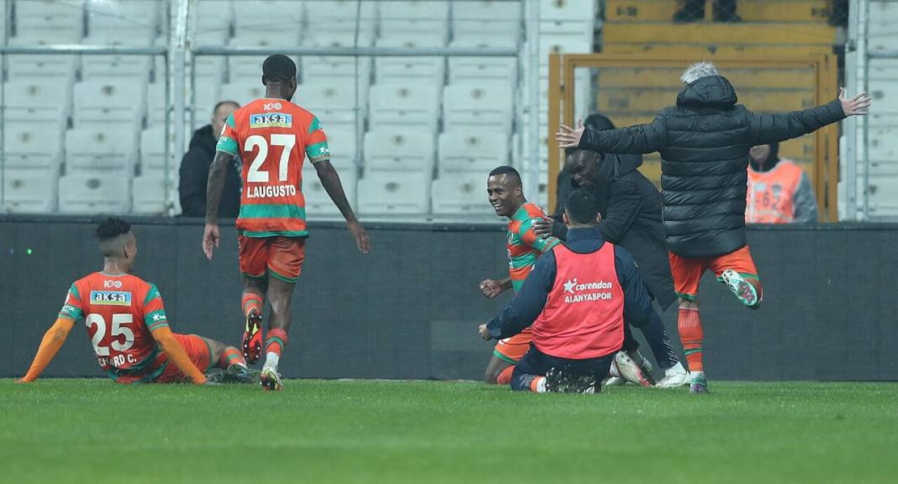 Beşiktaş Alanyaspor'a kaybetti: Galibiyet özlemi 3 maça çıktı 11