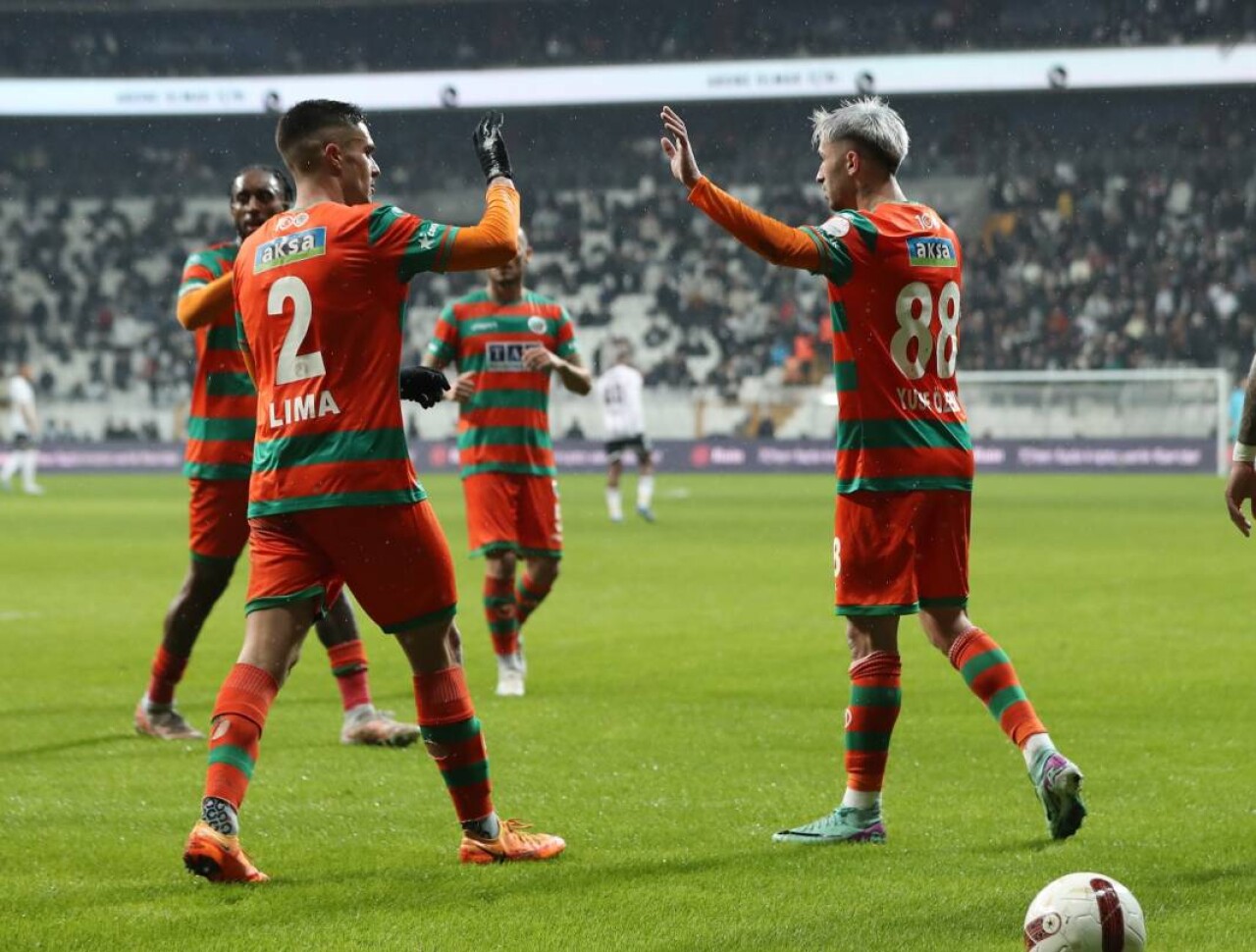 Beşiktaş Alanyaspor'a kaybetti: Galibiyet özlemi 3 maça çıktı 3