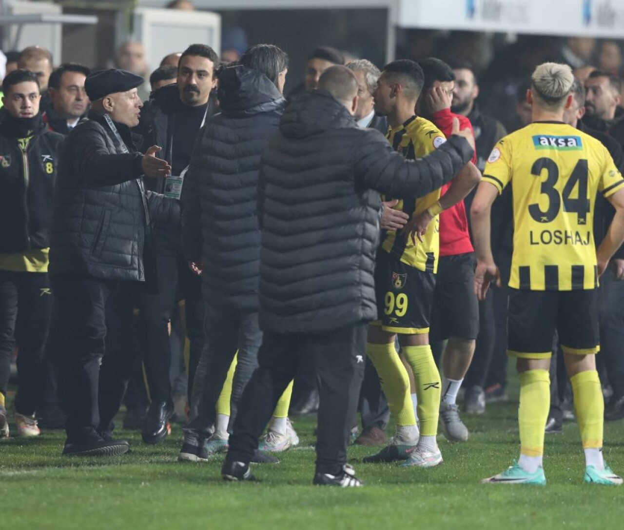 İstanbulspor-Trabzonspor maçı fotoğrafları 12