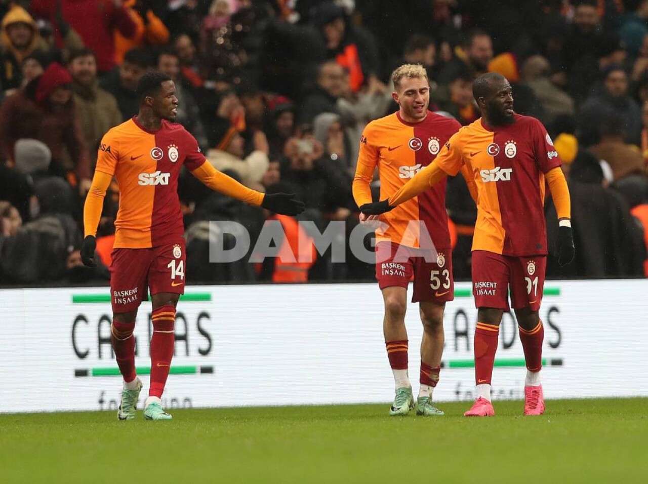 Galatasaray son dakika golüyle galibiyeti buldu 17