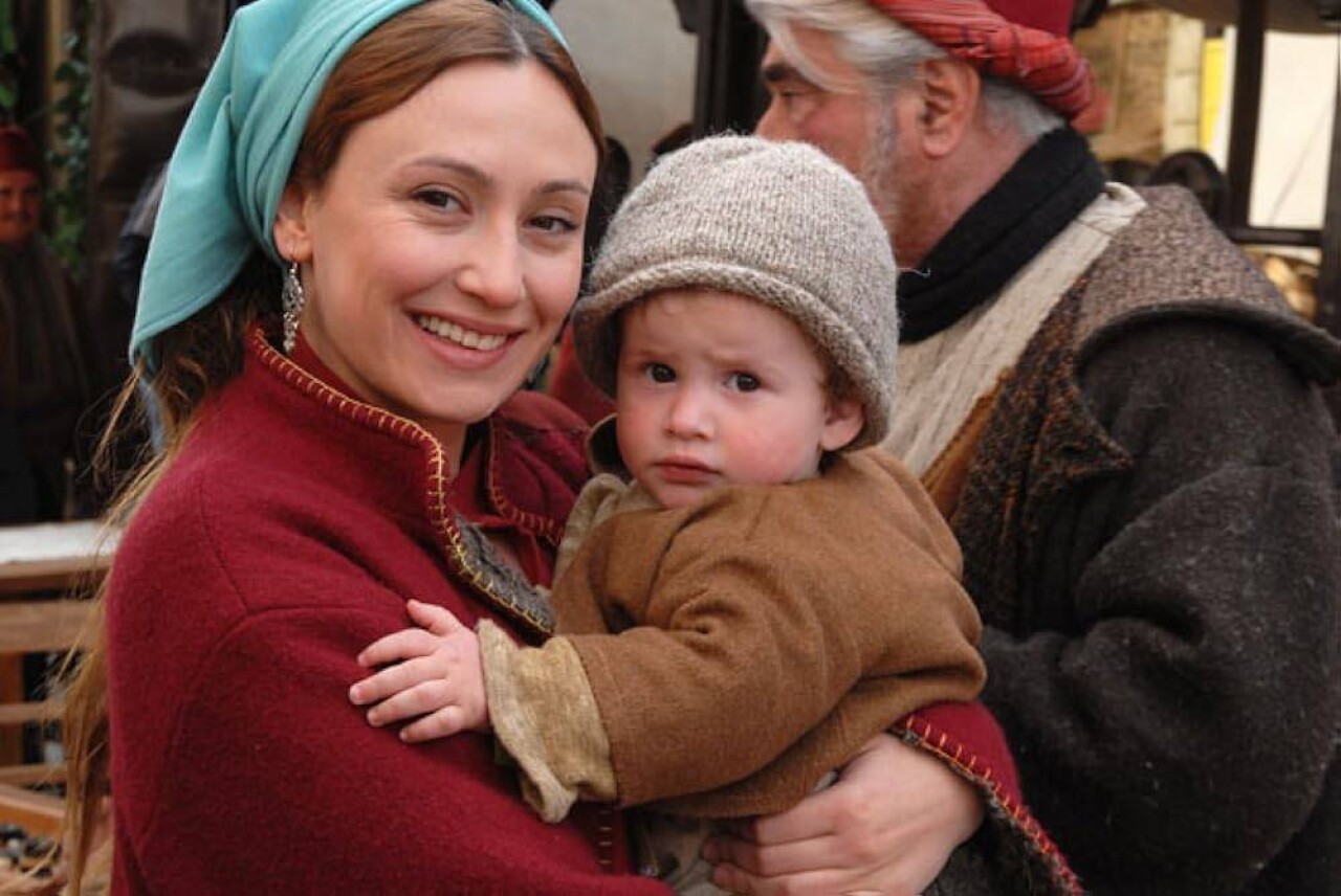 Yalı Çapkını'nın İfakat'i Gülçin Santırcıoğlu'nun gençlik hali gören herkesi mest etti! 4