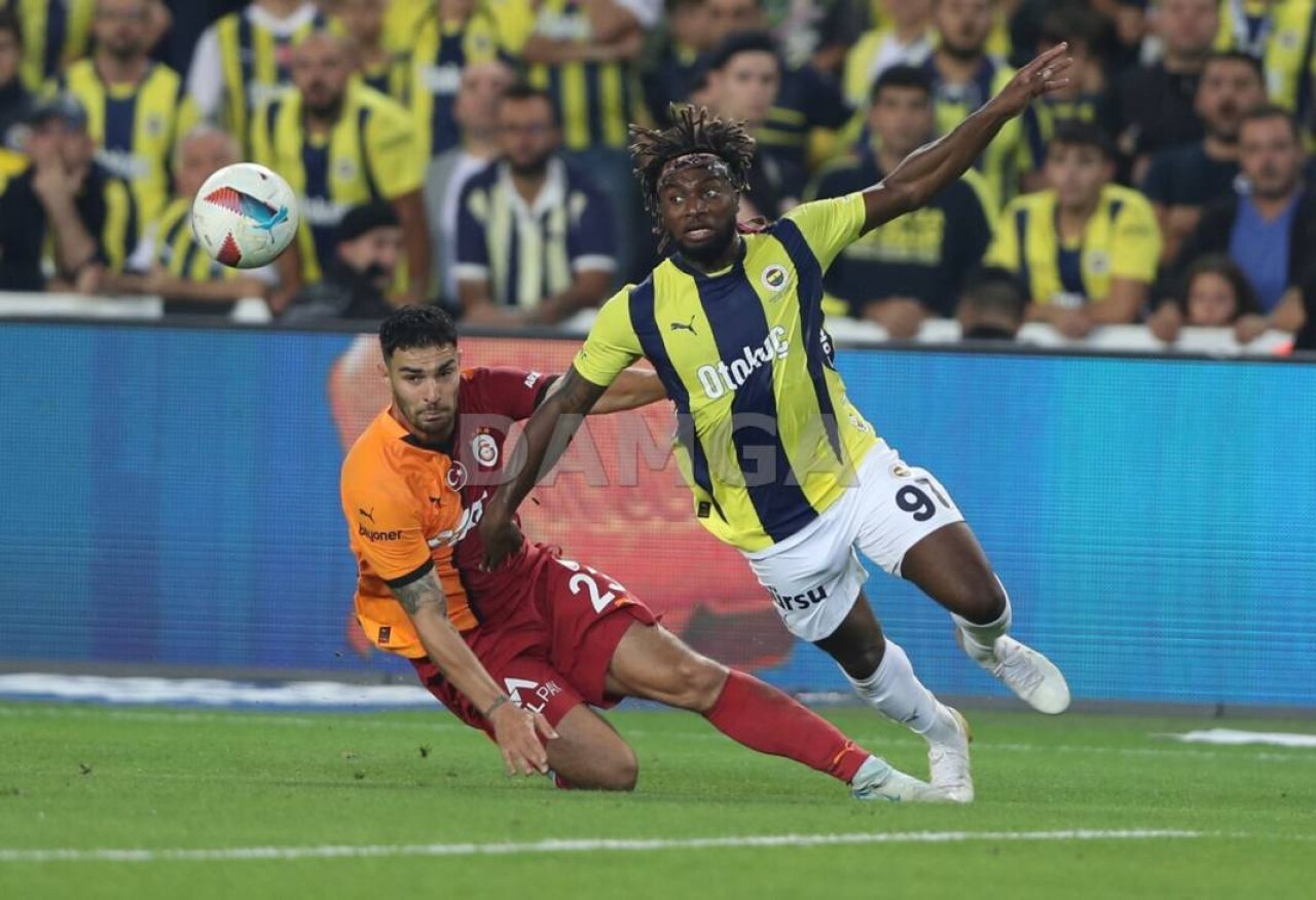 Fenerbahçe evinde yıkıldı, Galatasaray tarihi farkı kaçırdı 9