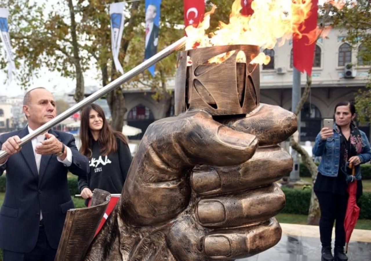 Kadıköy'de Cumhuriyet meşalesi yandı