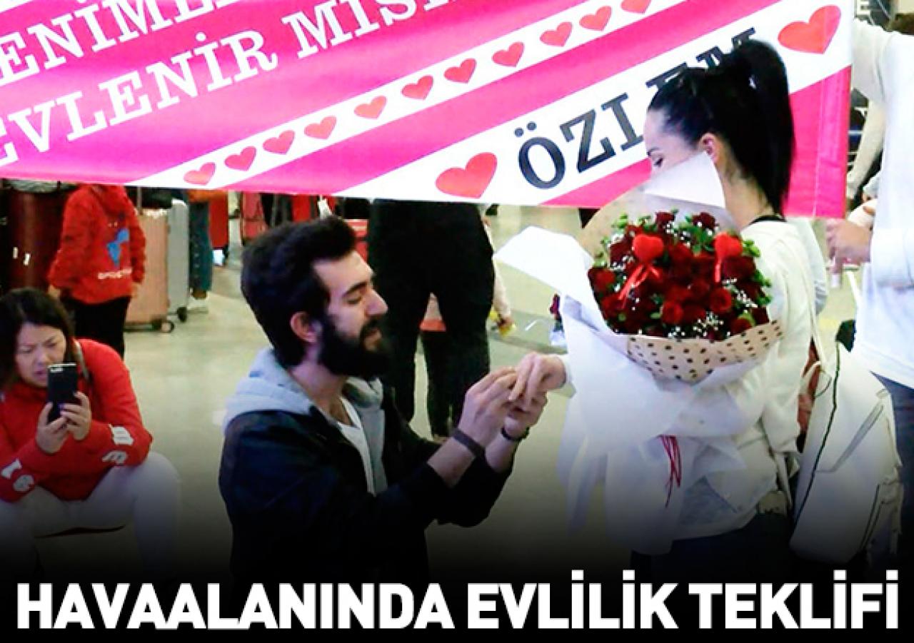 Havalimanında evlilik teklifi