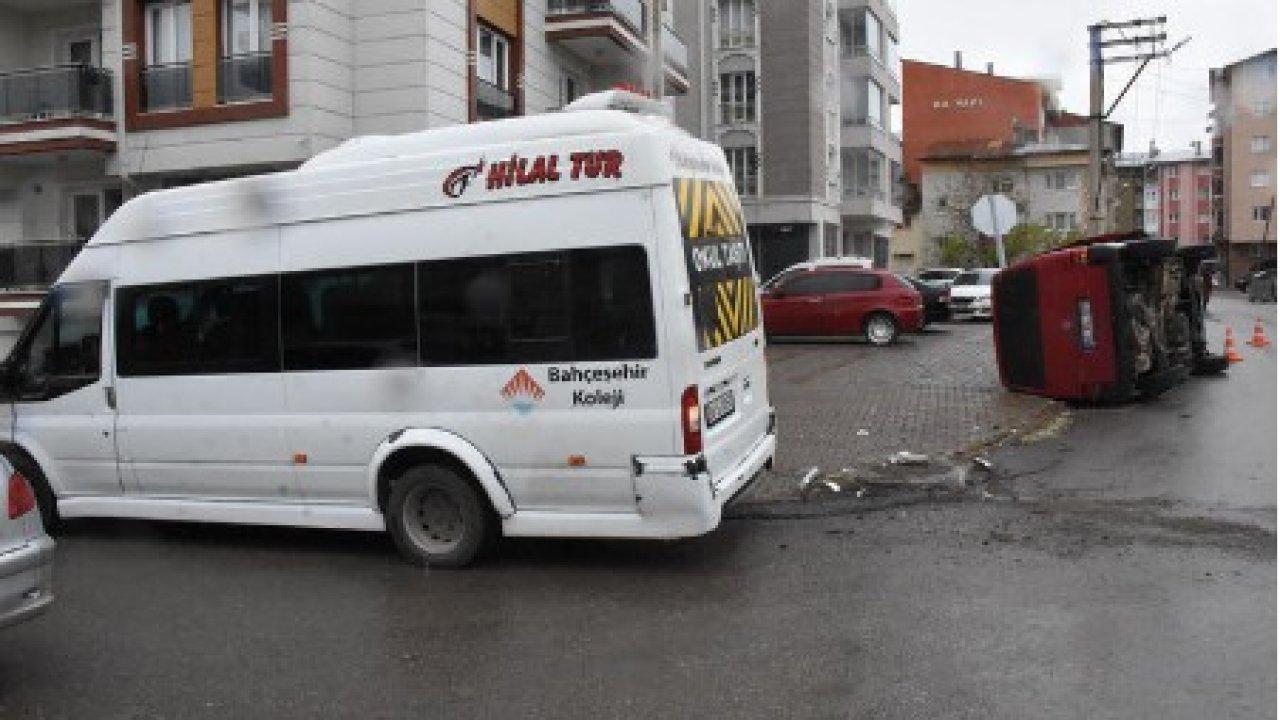 Minibüsler çarpıştı: 5 yaralı