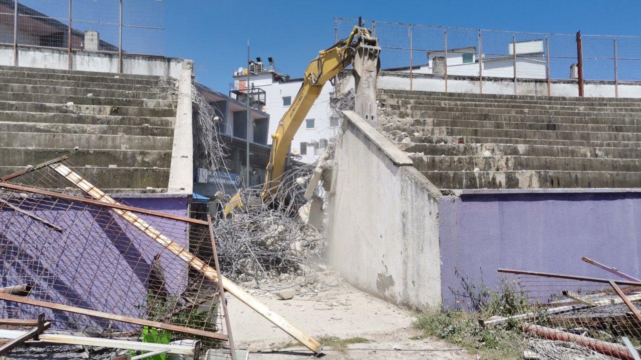 Ordu’da stadın yıkımına başlandı