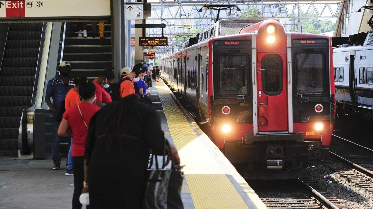 New York’ta Türk kadına şok saldırı! Trenin önüne itildi