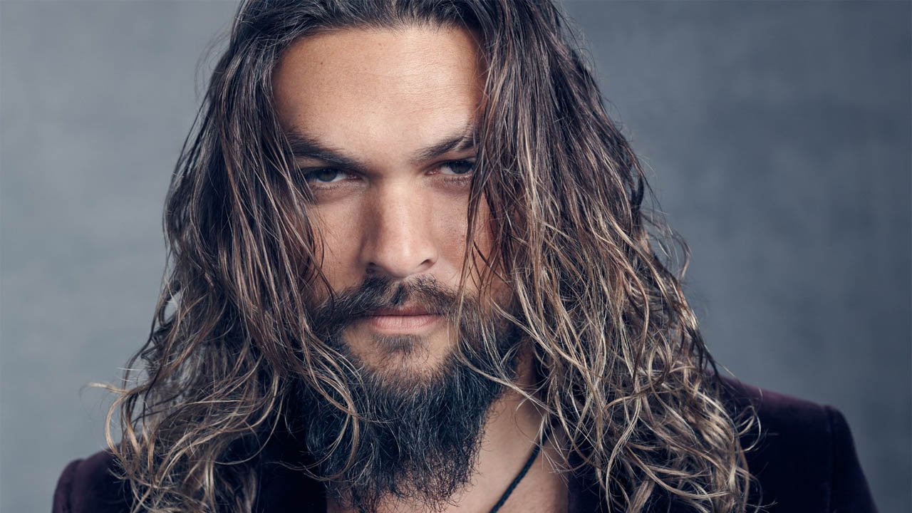 Batman kostümünü bu kez Jason Momoa giyiyor!