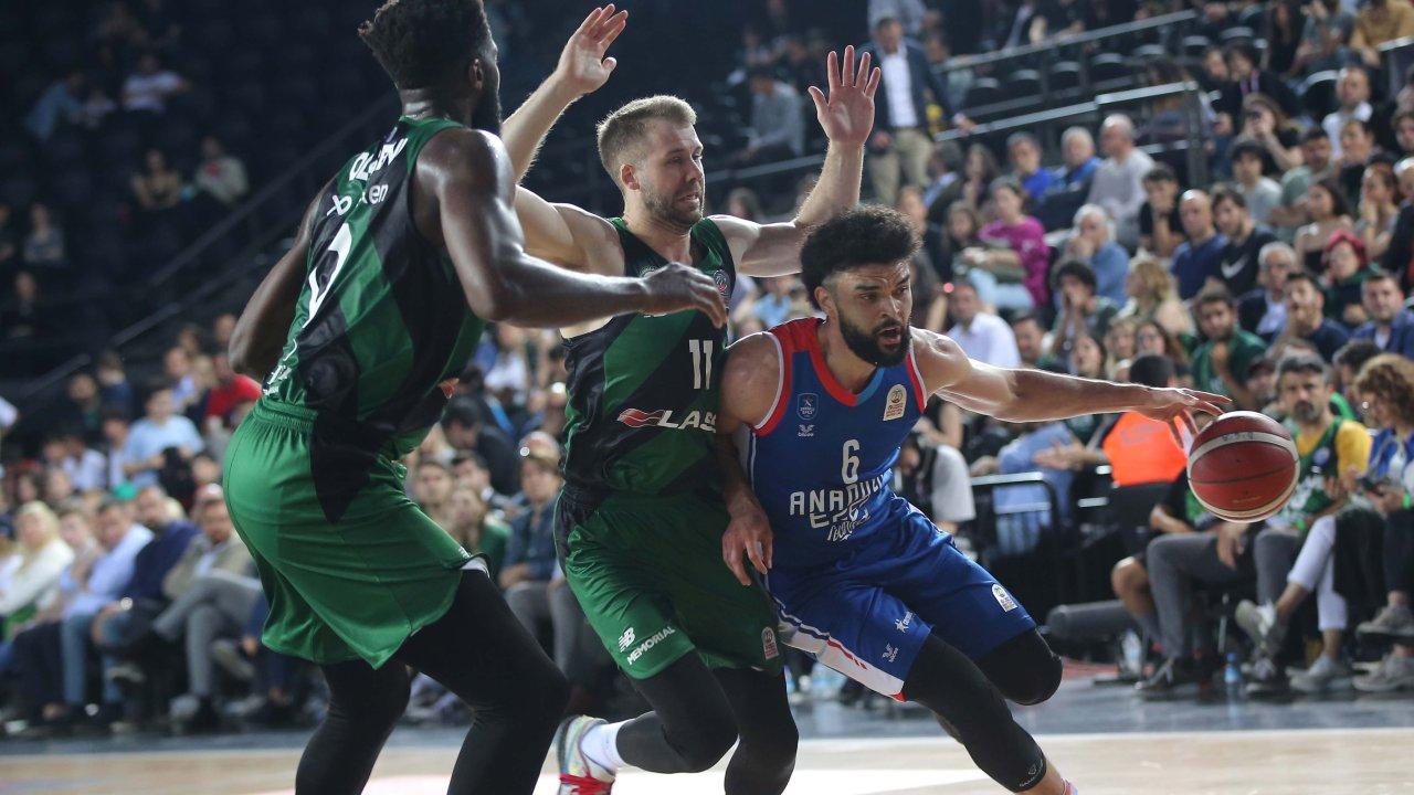 Anadolu Efes yarı finale yükseldi