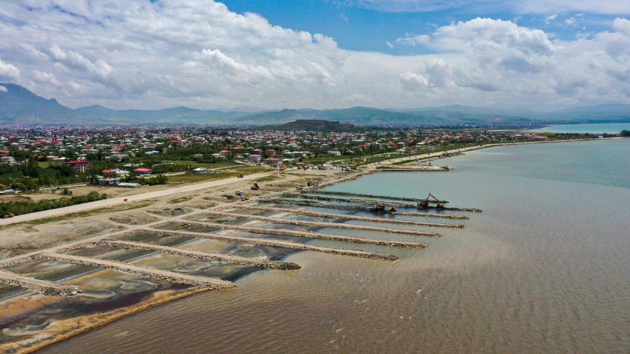 Van Gölü'nde kirlilik boyutu: 1 milyon metreküp çıkarıldı