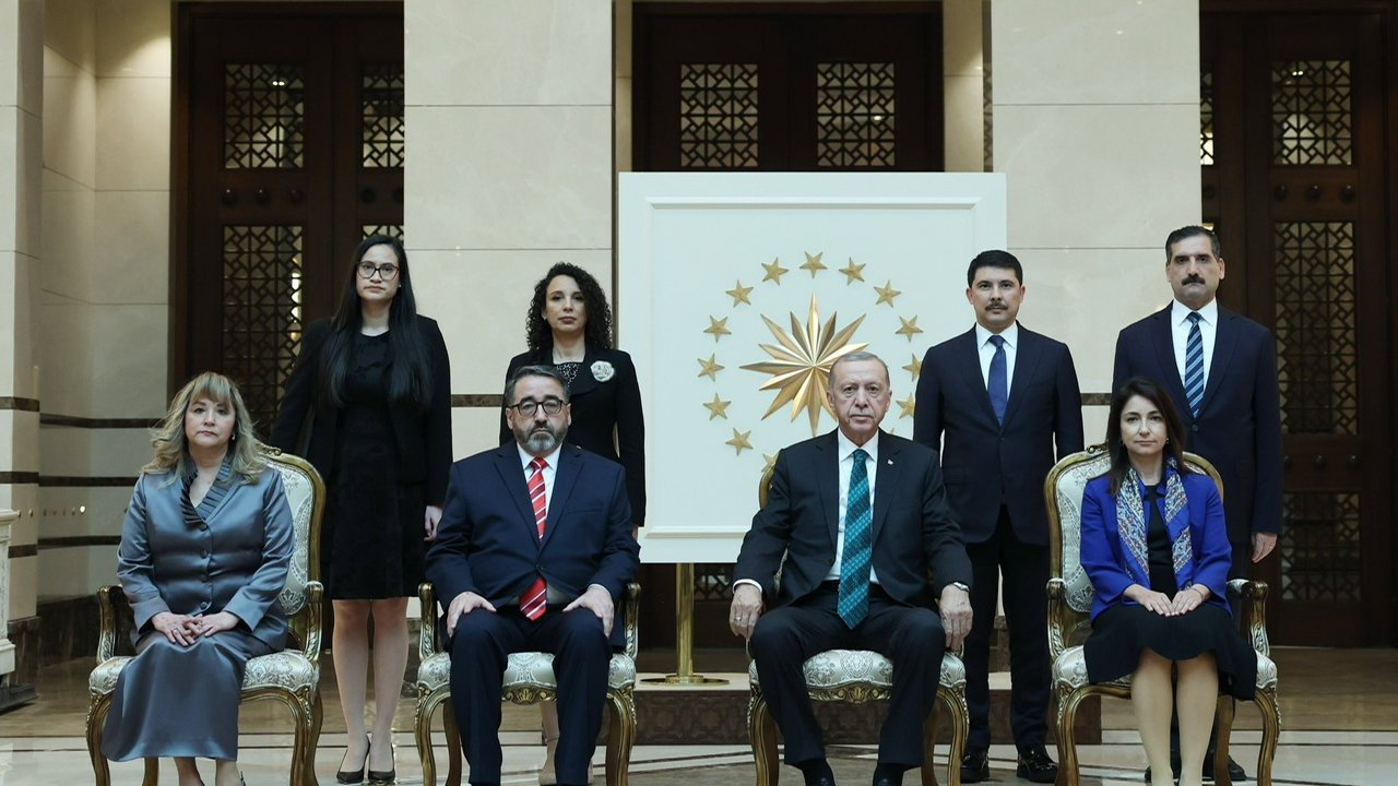 Büyükelçilerden Cumhurbaşkanı Erdoğan'a güven mektubu