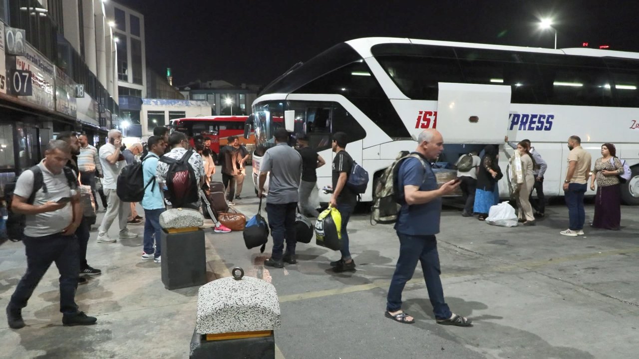 Bayram tatili öncesi otogarda akşam yoğunluğu: İsyan ettiler!