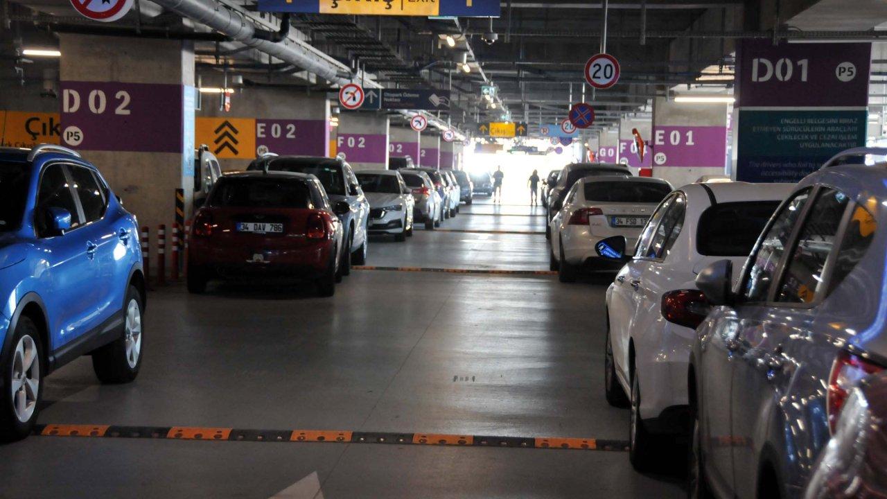 İstanbul Havalimanı otoparkında araç park edecek yer kalmadı